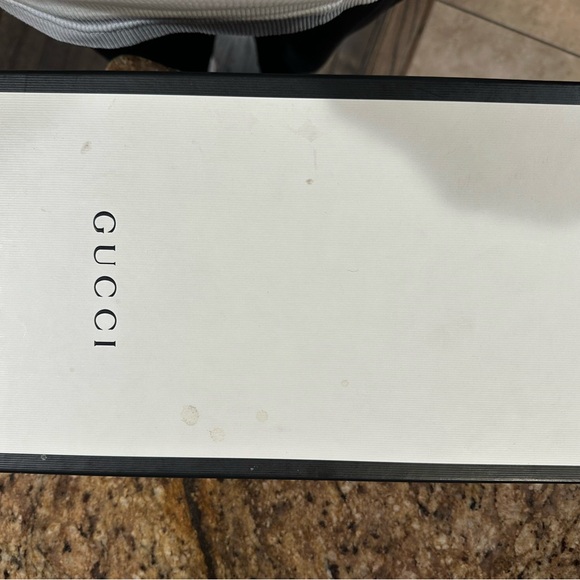 Gucci Men's White Sneakers with Logo Band - Picture 3 of 3